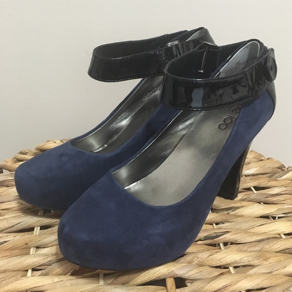 “Lizbeth” Me Too Suede Navy Blue Heels! 💥